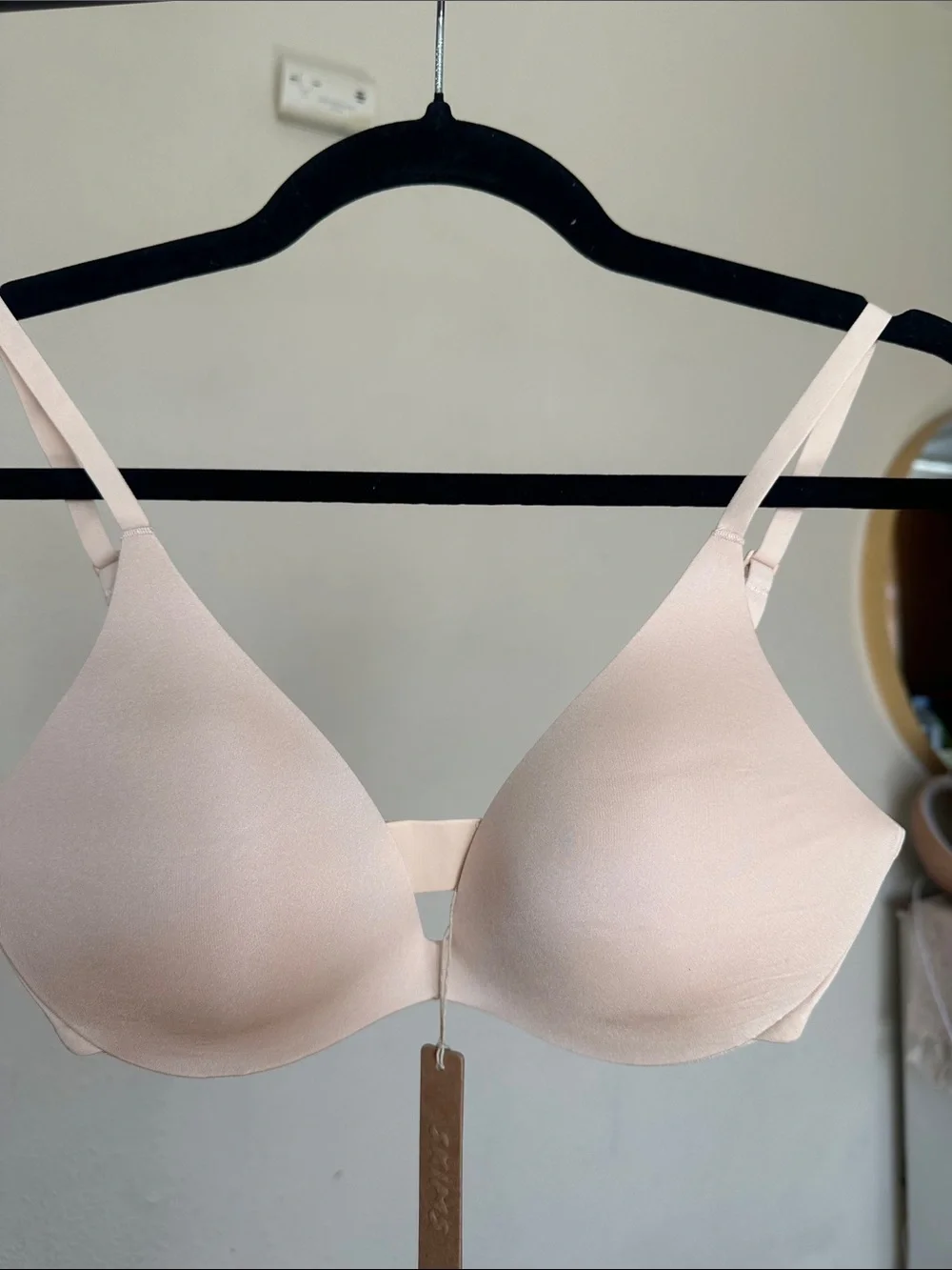 Skims Wireless Form Super Push Up Bra - NWT - Sand  32D - Picture 2 of 6